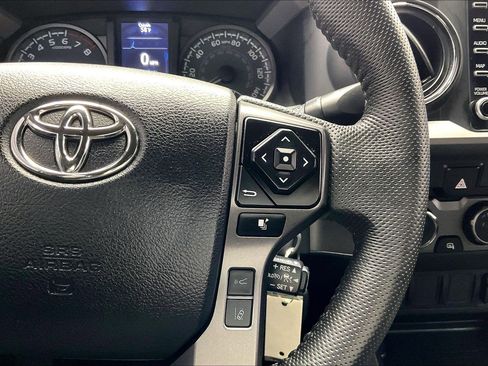 Used 2022 Toyota Tacoma TRD Off-Road image 20