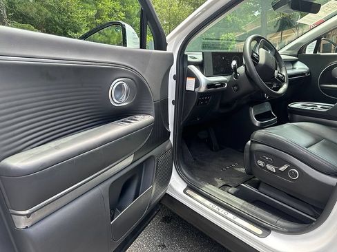Used 2026 Hyundai Ioniq 9 Limited AWD/4WD image 5
