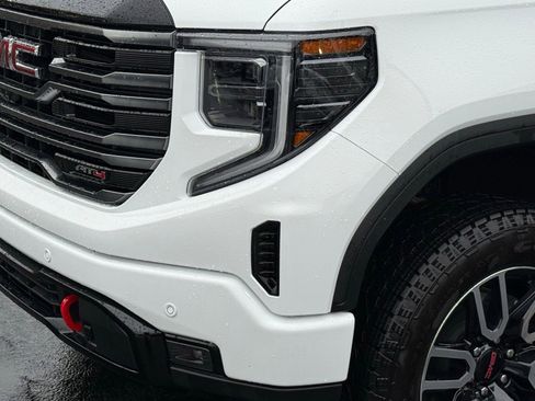 Used 2026 GMC Sierra 1500 AT4 w/ AT4 Premium Package AWD/4WD image 9