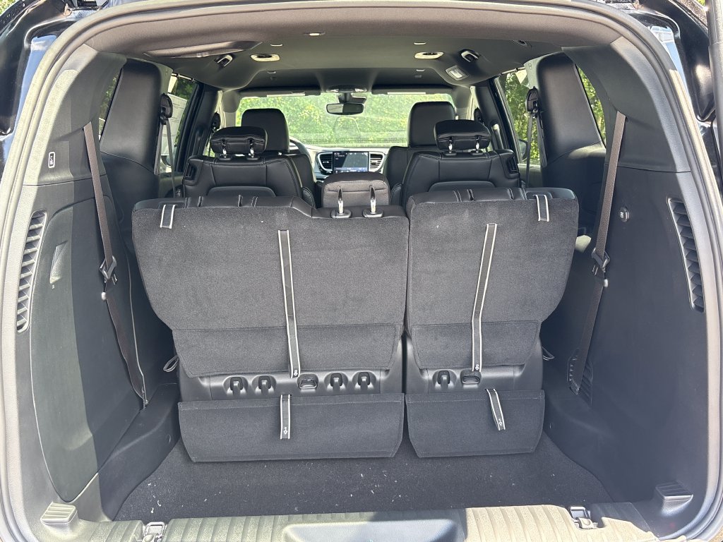 New 2027 Chrysler Pacifica Select FWD image 30