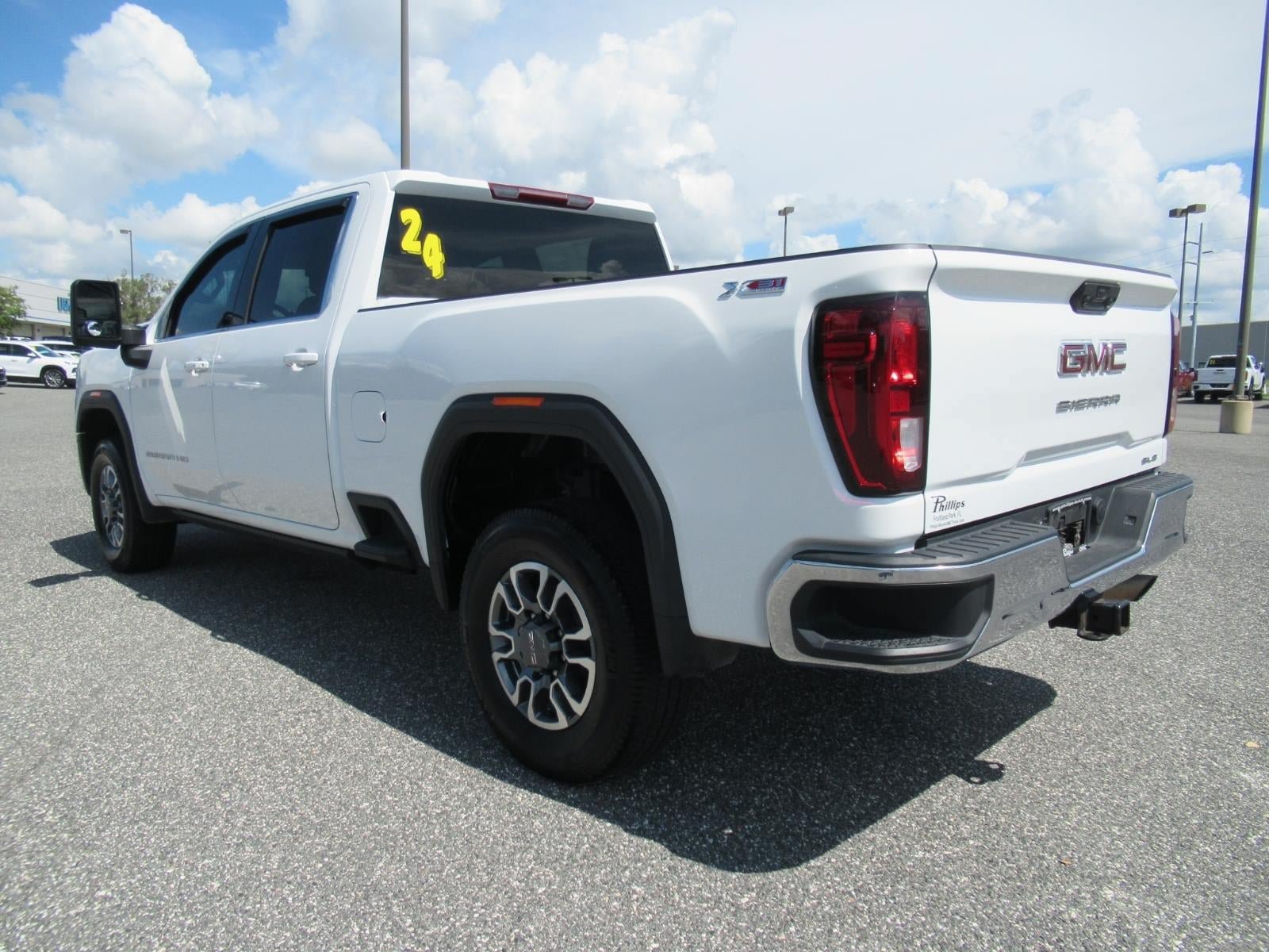 Used 2024 GMC Sierra 2500 SLE w/ SLE Value Package; AWD/4WD image 5