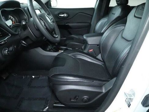 Certified 2023 Jeep Cherokee Altitude Lux image 18