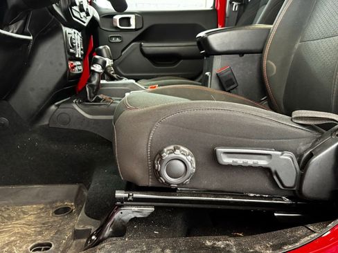 Used 2023 Jeep Gladiator Rubicon w/ Trailer Tow Package image 9