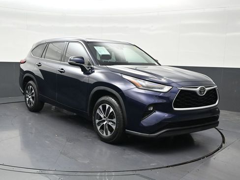 Used 2021 Toyota Highlander XLE FWD image 8