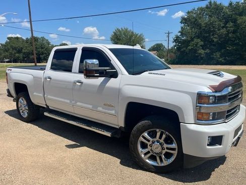 Used 2019 Chevrolet Silverado 2500 High Country w/ Duramax Plus Package AWD/4WD image 8