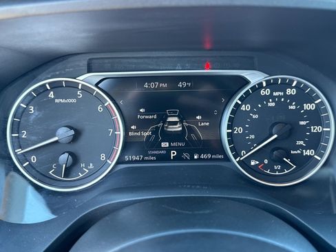 Used 2023 Nissan Rogue SV image 9