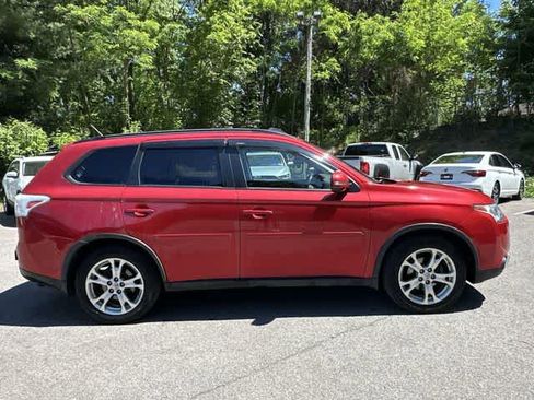 Used 2015 Mitsubishi Outlander SE AWD/4WD image 3