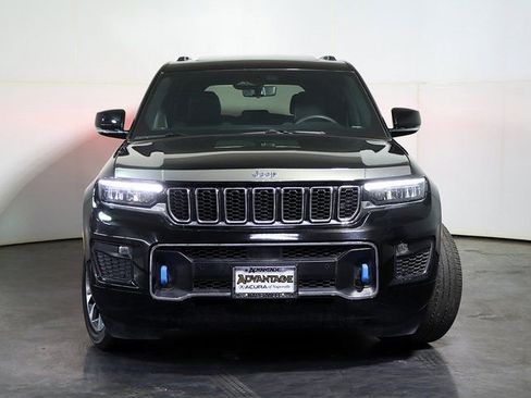 Used 2022 Jeep Grand Cherokee Overland w/ Luxury Tech Group IV image 9