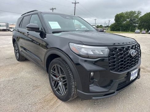Used 2025 Ford Explorer ST-Line w/ ST-Line Street Pack AWD/4WD image 8