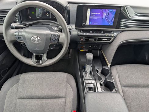 Used 2025 Toyota Camry LE FWD image 9