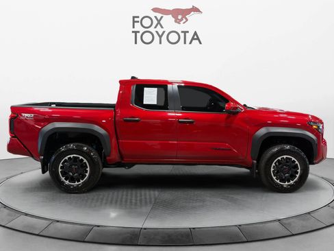 Used 2025 Toyota Tacoma TRD Off-Road AWD/4WD image 7