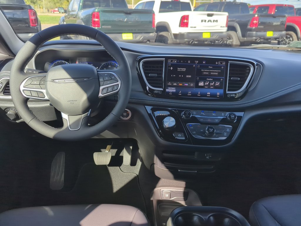 New 2027 Chrysler Pacifica Select AWD/4WD image 34