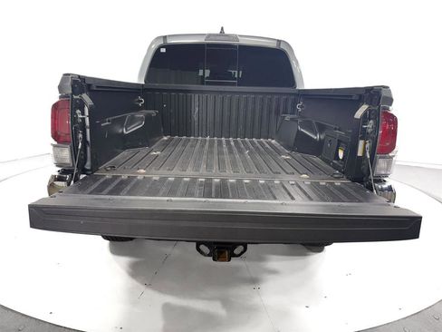 Certified 2023 Toyota Tacoma TRD Off-Road image 9