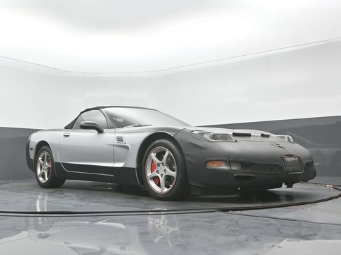 Used 2002 Chevrolet Corvette Convertible w/ Preferred Equipment Group2 RWD image 24