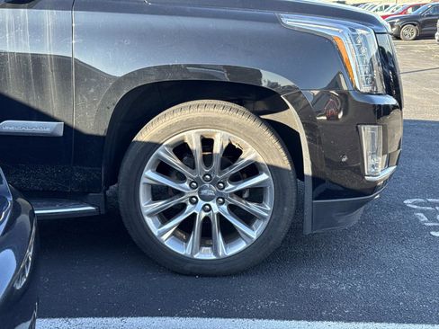 Used 2020 Cadillac Escalade ESV Luxury image 5