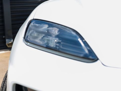 New 2025 Porsche Macan Electric RWD image 13