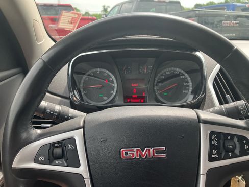 Used 2010 GMC Terrain SLE FWD image 12