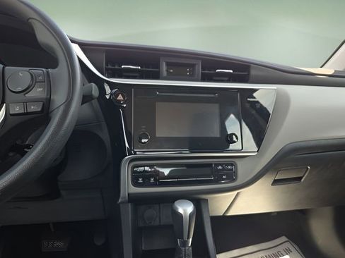 Used 2017 Toyota Corolla L FWD image 11