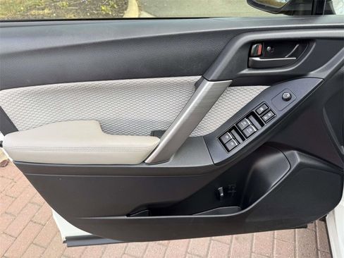 Used 2018 Subaru Forester 2.5i w/ Alloy Wheel Package image 9