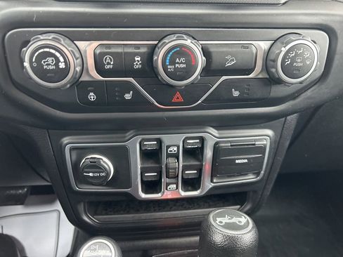 Used 2018 Jeep Wrangler Unlimited Sport S AWD/4WD image 15