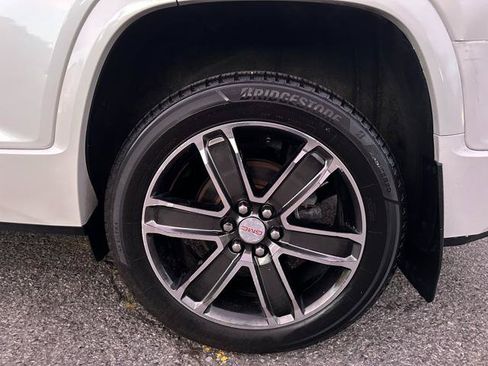 Used 2017 GMC Acadia Denali w/ Technology Package AWD/4WD image 22