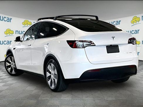 Used 2023 Tesla Model Y AWD image 4