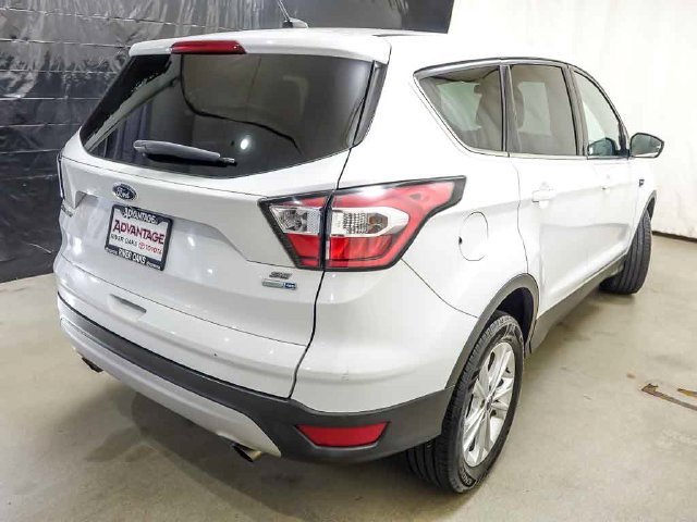 Used 2017 Ford Escape SE w/ SE Cold Weather Package AWD/4WD image 7