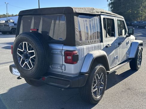 Used 2024 Jeep Wrangler Sahara w/ Technology Group image 8