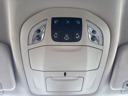 Used 2020 Chrysler Pacifica Touring-L Plus image 22