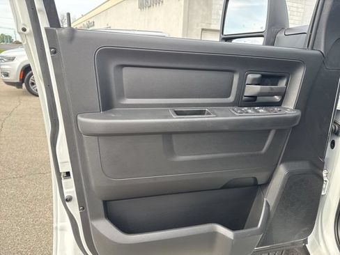 Used 2024 RAM 5500 Tradesman w/ Chrome Appearance Group AWD/4WD image 17