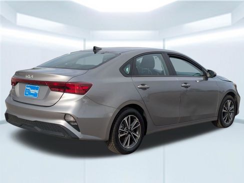 Used 2024 Kia Forte LXS FWD image 6