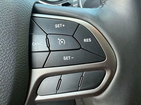 Used 2019 Jeep Cherokee Limited image 19