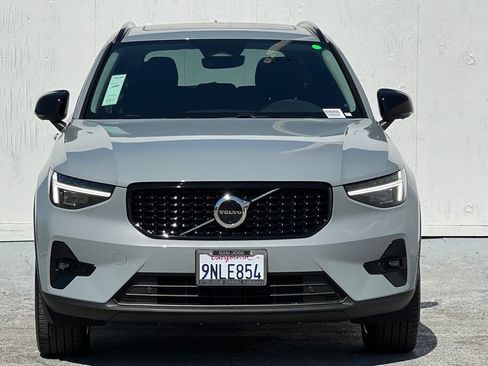 Used 2024 Volvo XC40 B5 Plus w/ Protection Package Premier AWD/4WD image 8