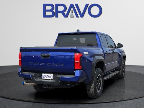 Used 2025 Toyota Tacoma TRD Off-Road image 4