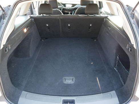 Used 2018 Buick Regal Preferred w/ Sights and Sounds Package image 12