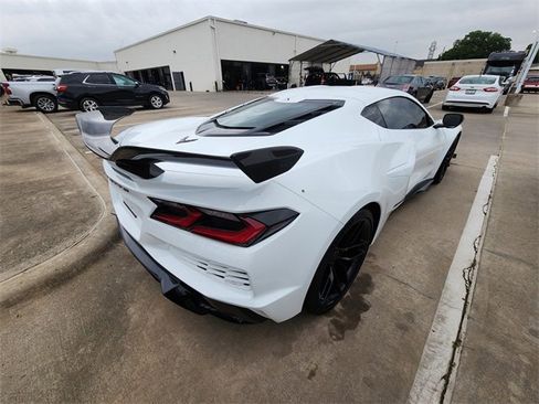 Used 2025 Chevrolet Corvette Z06 RWD image 4