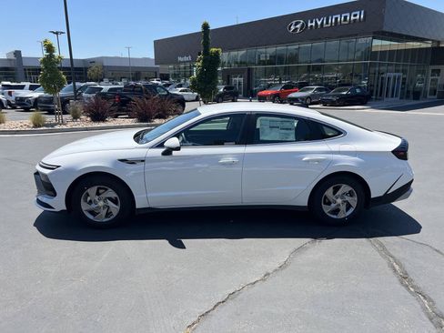 Certified 2026 Hyundai Sonata SE FWD image 12