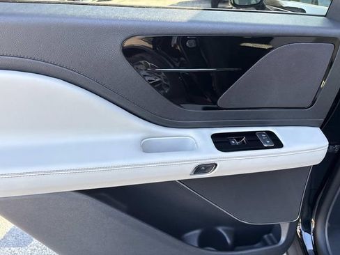 New 2026 Lincoln Aviator 2WD w/ Jet Appearance Package image 21