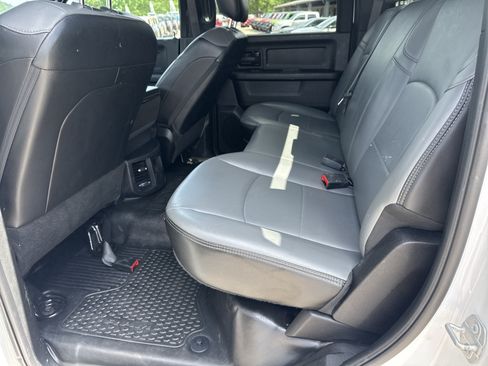 Used 2022 RAM 4500 Tradesman w/ Chrome Appearance Group AWD/4WD image 18