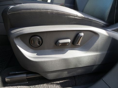 Used 2021 Volkswagen Atlas SE w/ Towing Package image 19