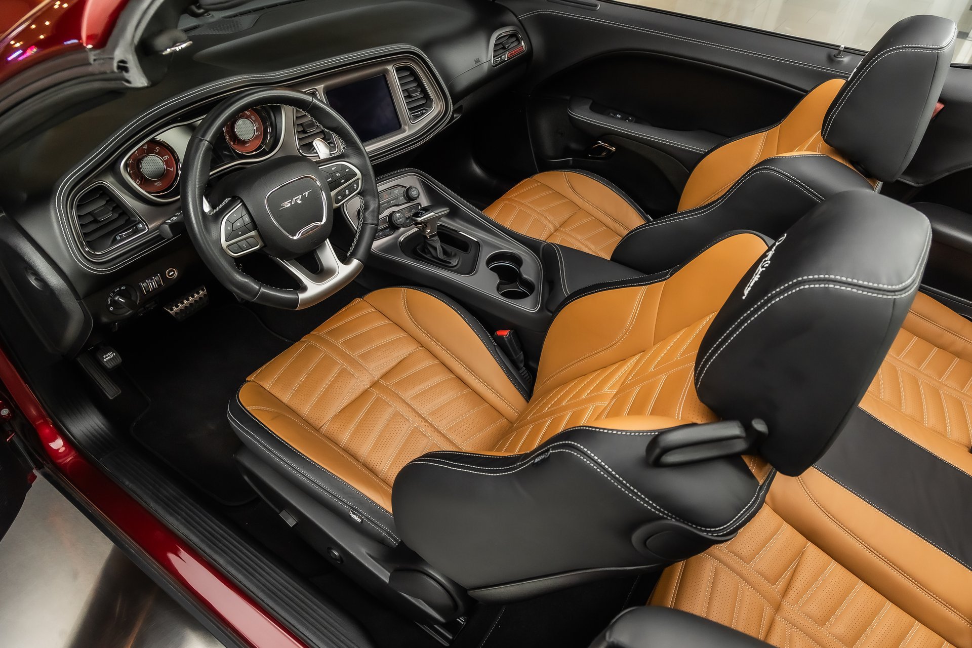 Used 2023 Dodge Challenger SRT Hellcat RWD image 2