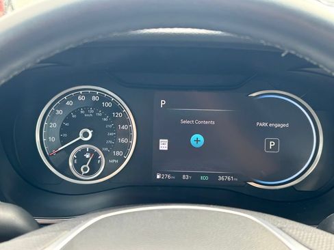 Used 2025 Genesis G70 2.5T RWD image 27