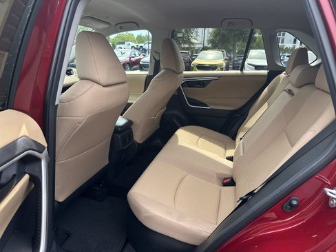 Used 2024 Toyota RAV4 LE AWD/4WD image 31