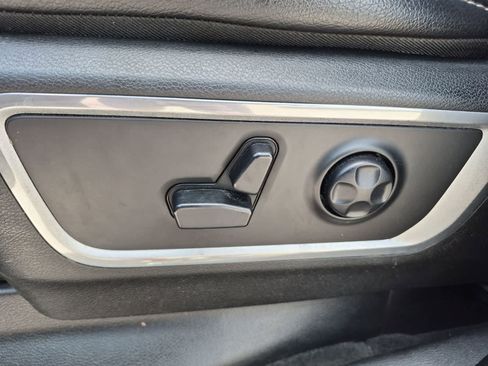Used 2020 RAM 1500 Laramie AWD/4WD image 17