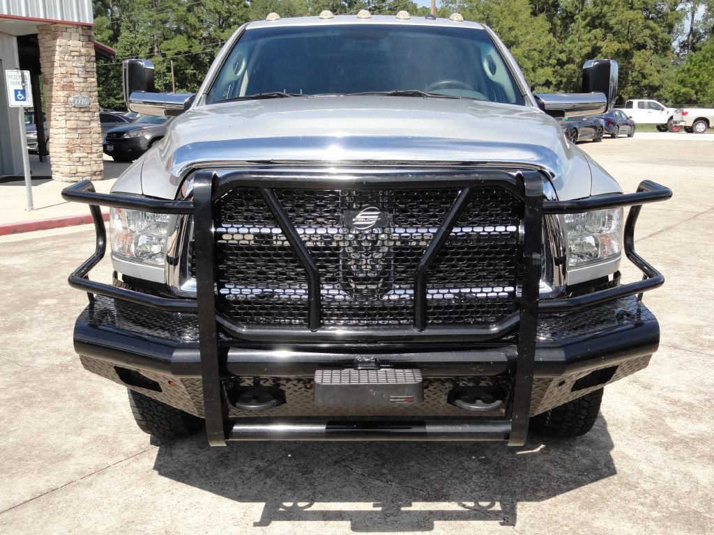 Used 2016 RAM 3500 Tradesman w/ Chrome Appearance Group AWD/4WD image 2