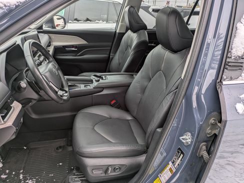 Used 2024 Toyota Grand Highlander Platinum image 7