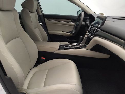 Used 2018 Honda Accord LX image 21