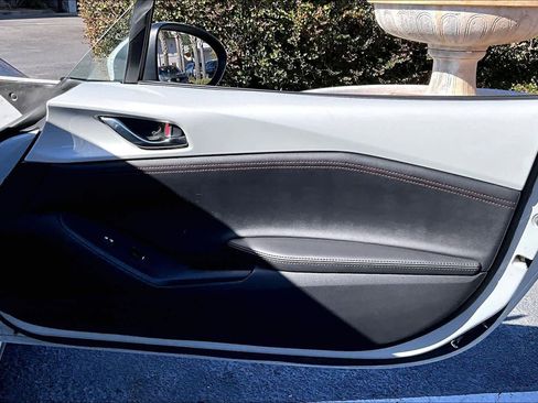 Used 2019 MAZDA MX-5 Miata Grand Touring image 19