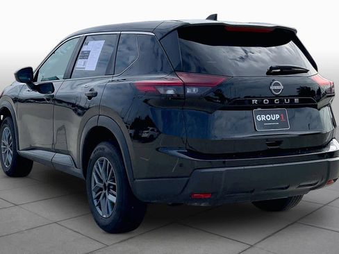 Used 2024 Nissan Rogue S FWD image 11