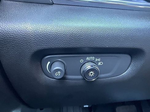 Used 2023 Chevrolet Traverse LS FWD image 21